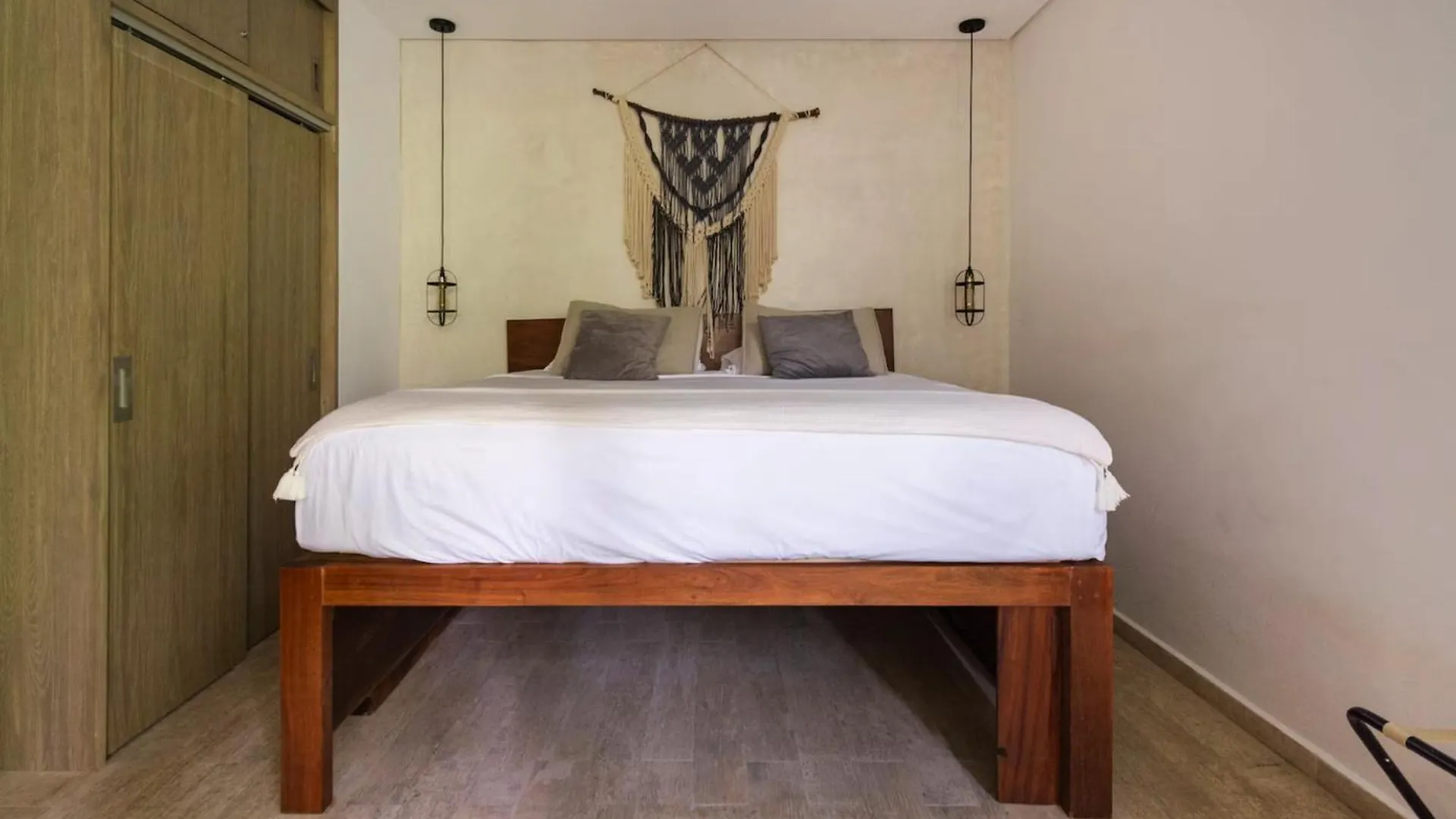 Spacious Tulum Condo For 10 Great Amenities アパート