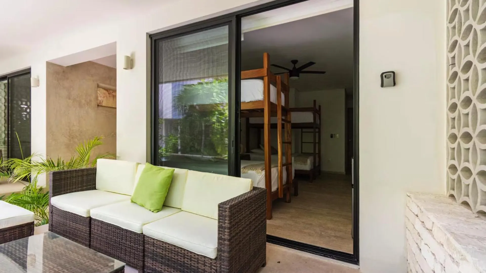 Spacious Tulum Condo For 10 Great Amenities アパート
